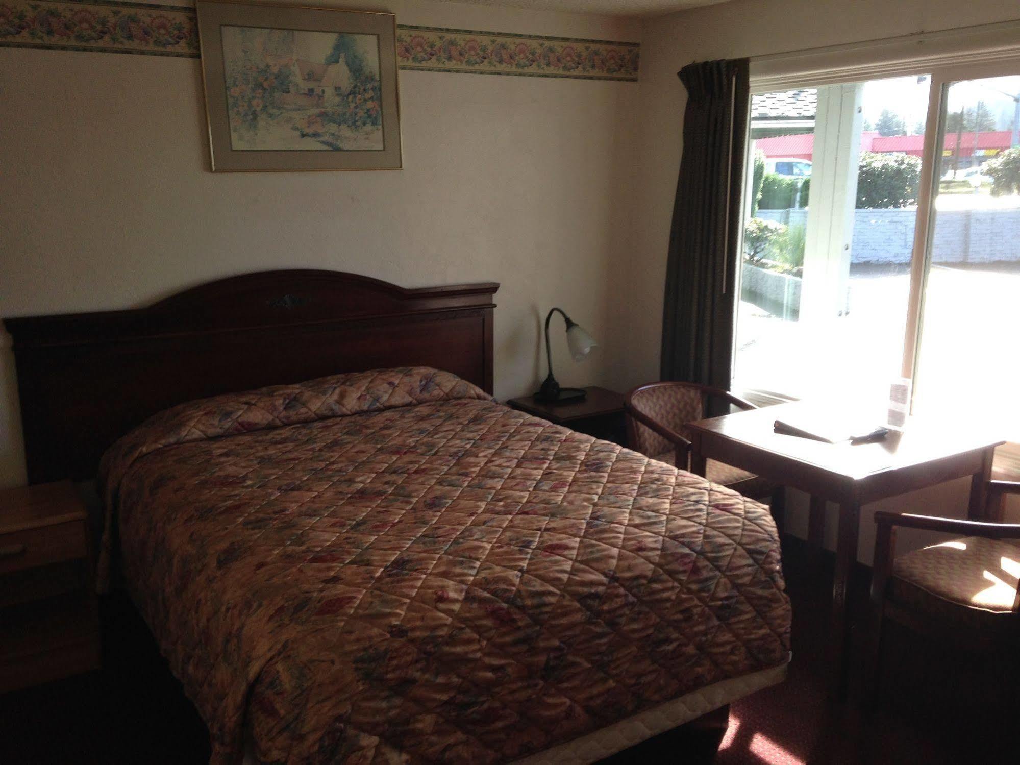Villa West Motel ฟลอเรนซ์ ภายนอก รูปภาพ