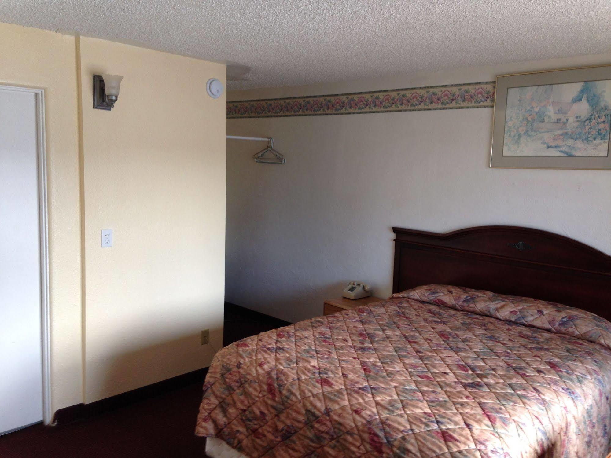 Villa West Motel ฟลอเรนซ์ ภายนอก รูปภาพ
